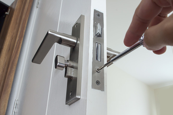 Our local locksmiths are able to repair and install door locks for properties in Bunhill Fields and the local area.